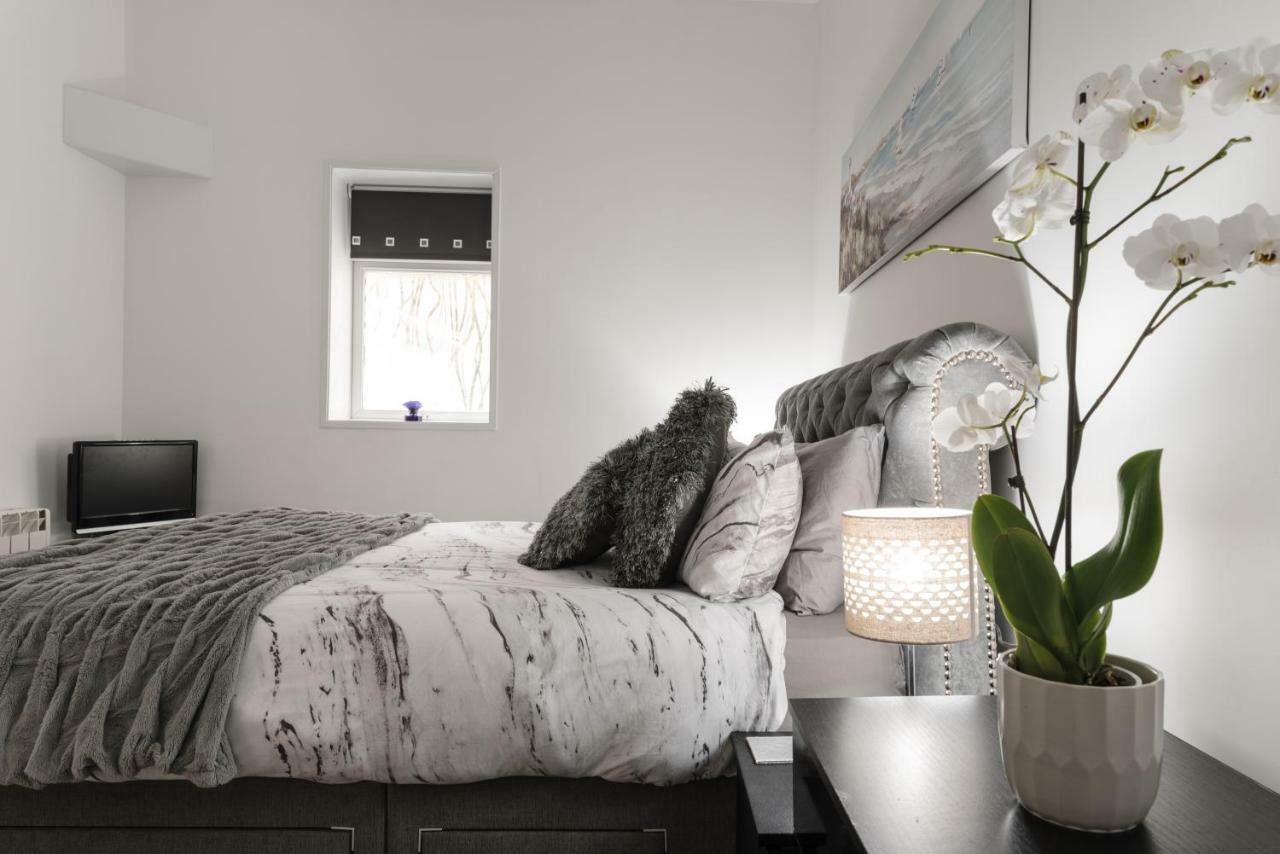 Apartment Sandybanks - Stylish On Promenade *